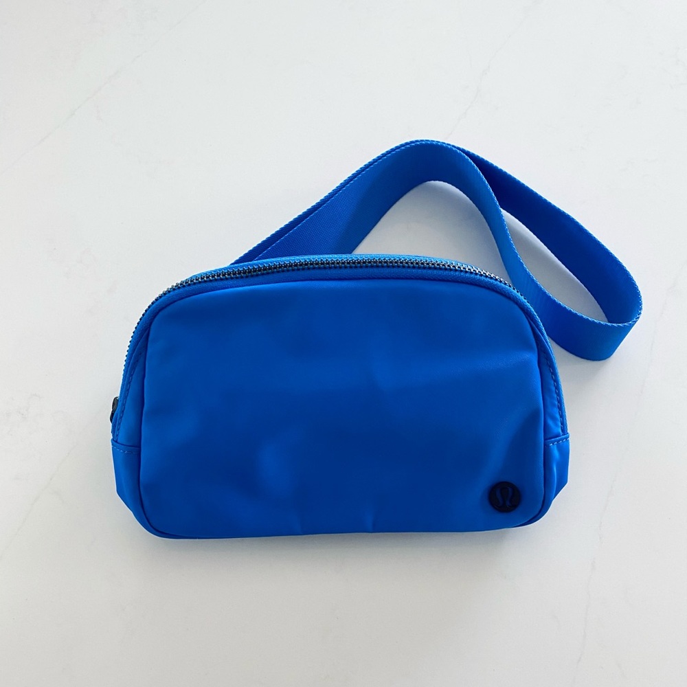 Lululemon Everywhere Belt Bag